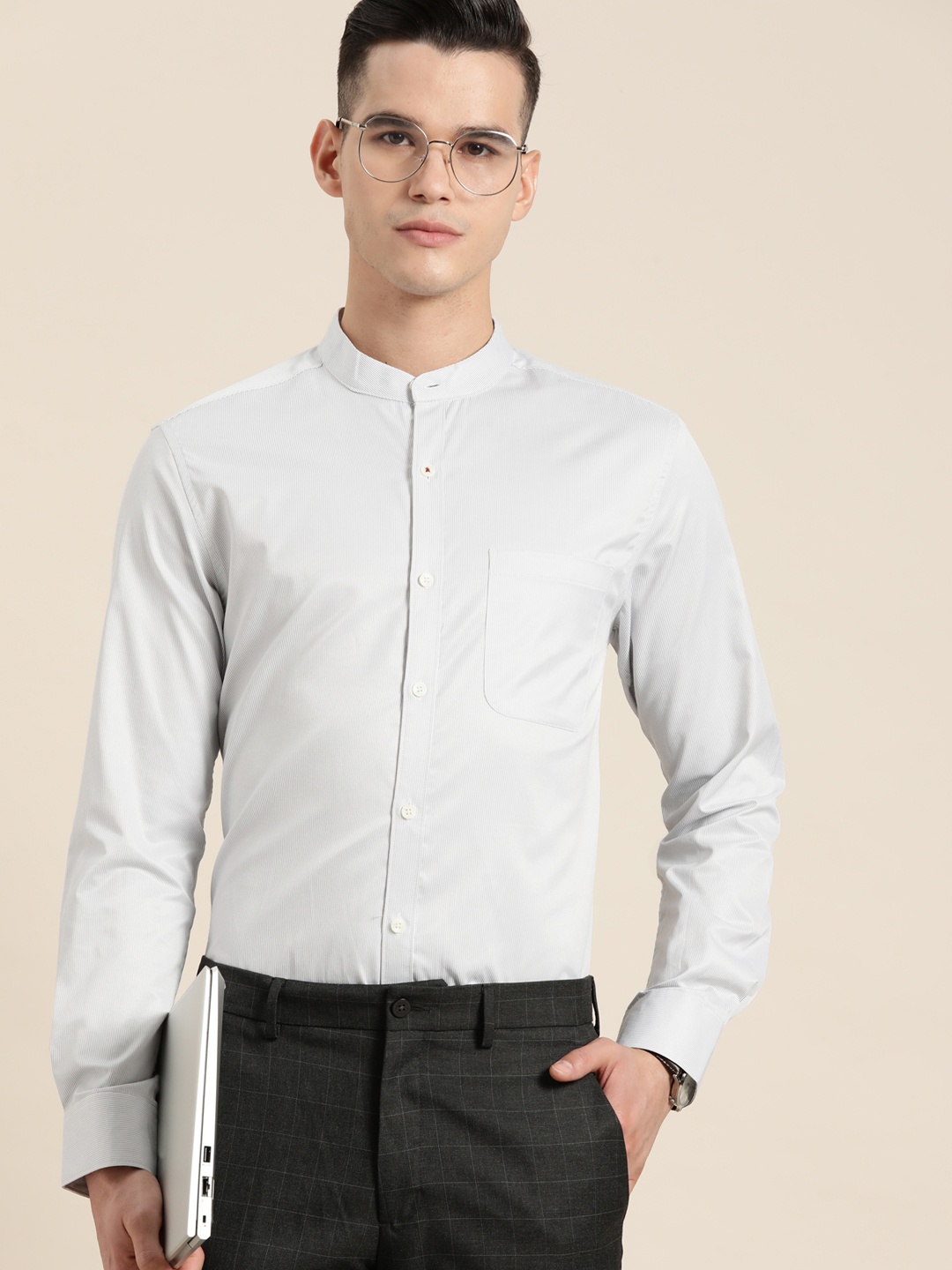 

INVICTUS Men Mandarin Collar Casual Shirt, White