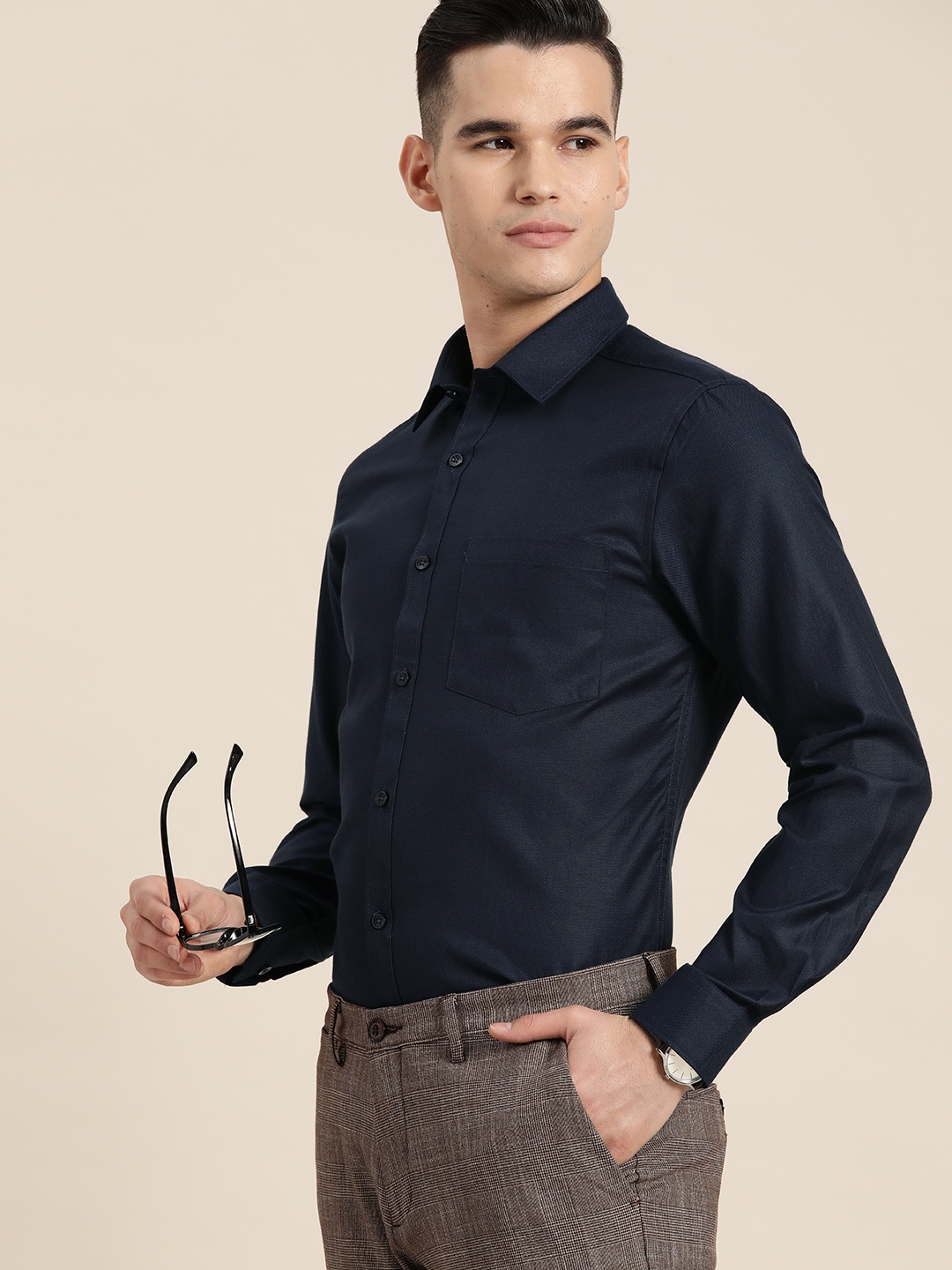 

INVICTUS Men Slim Fit Formal Shirt, Navy blue