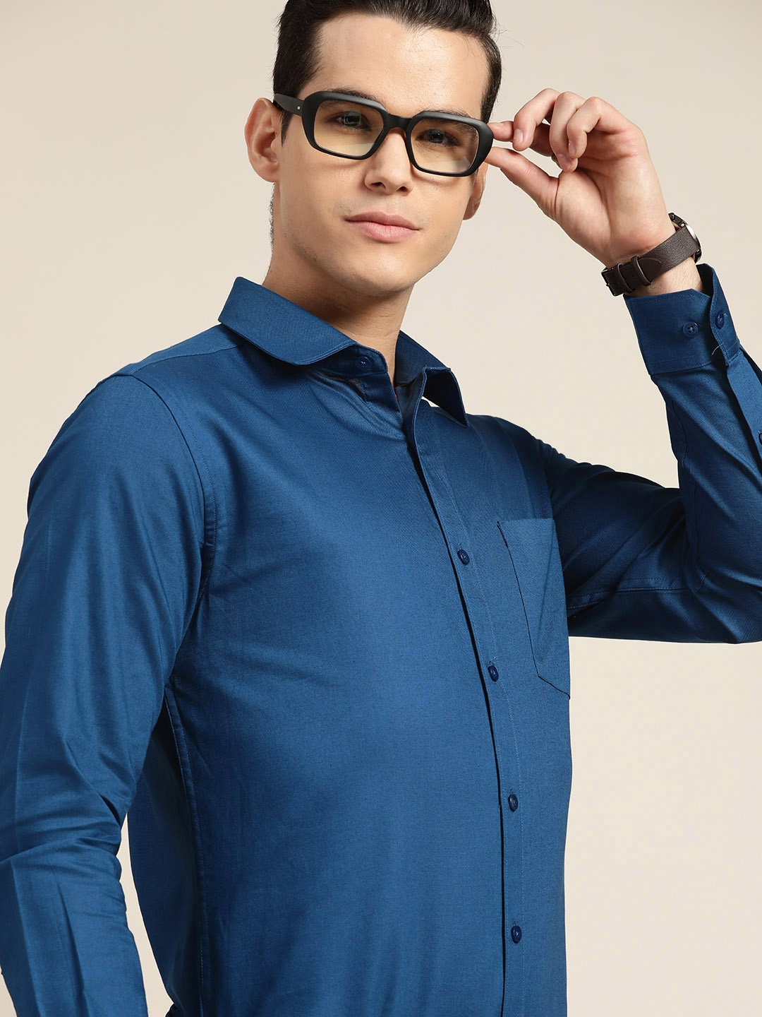 

INVICTUS Men Pure Cotton Slim Fit Smart Casual Shirt, Navy blue