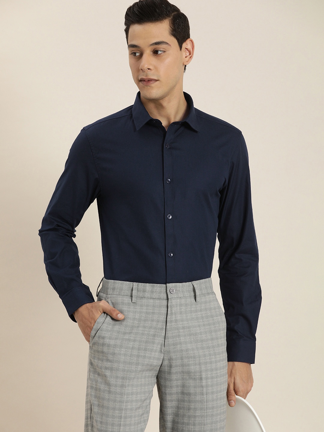 

INVICTUS Men Navy Blue Solid Slim Fit Pure Cotton Formal Shirt