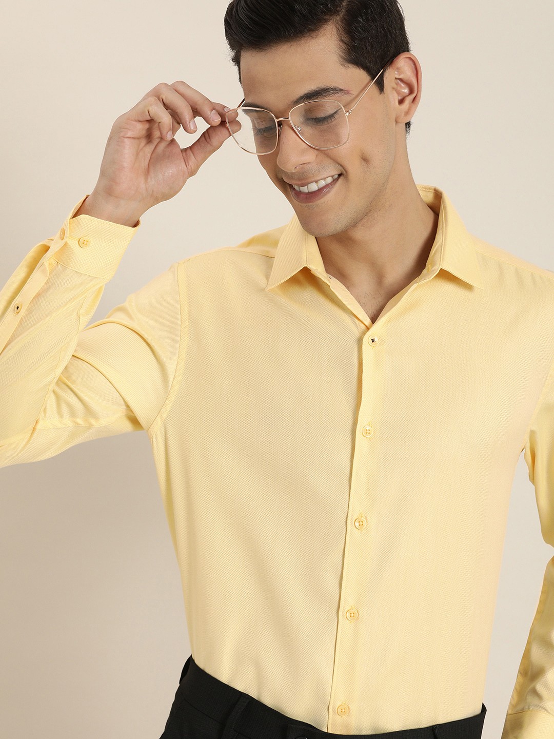 

INVICTUS Men Yellow Slim Fit Casual Shirt