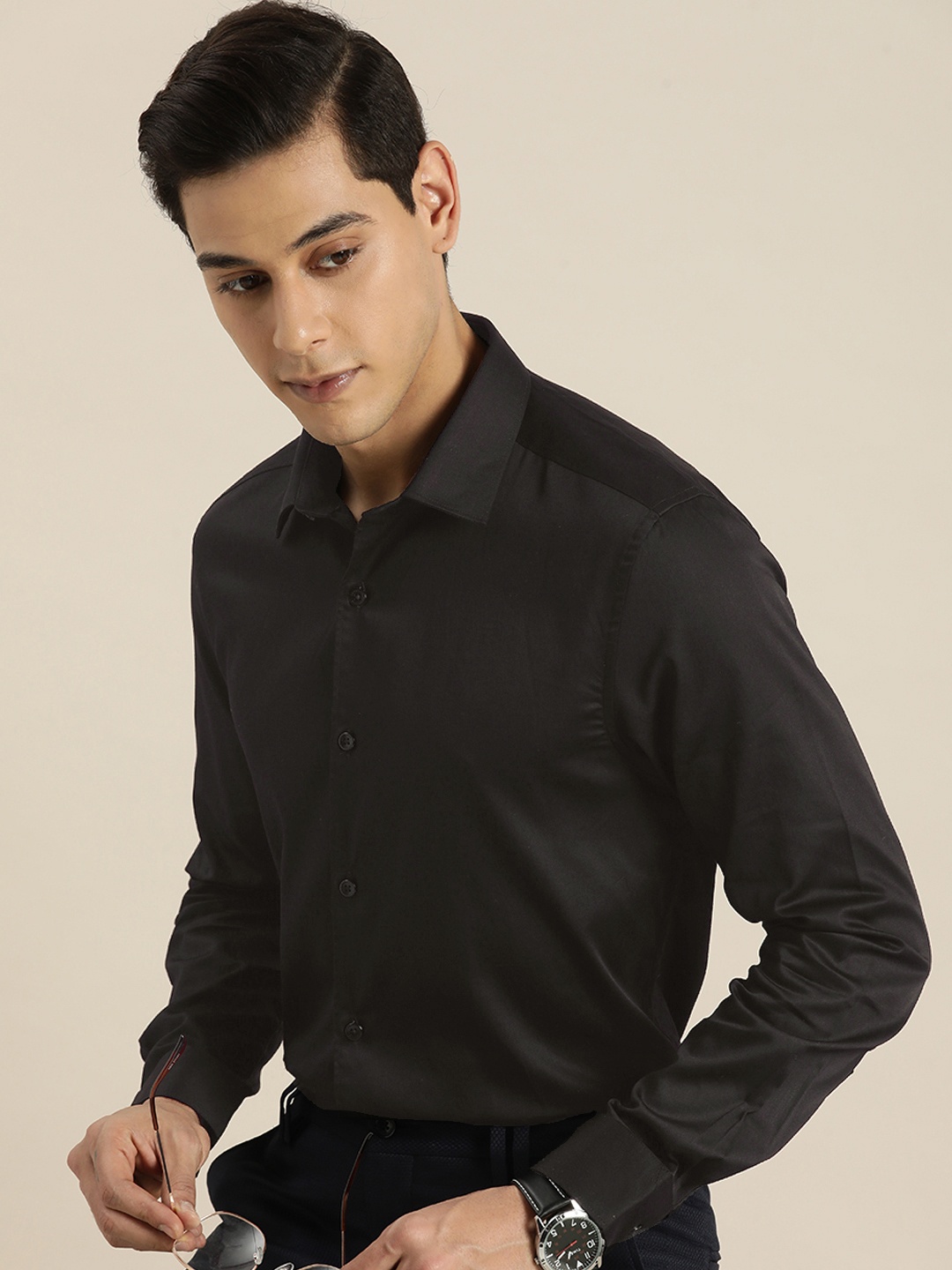

INVICTUS Men Black Slim Fit Estilo Collection Formal Pure Cotton Shirt