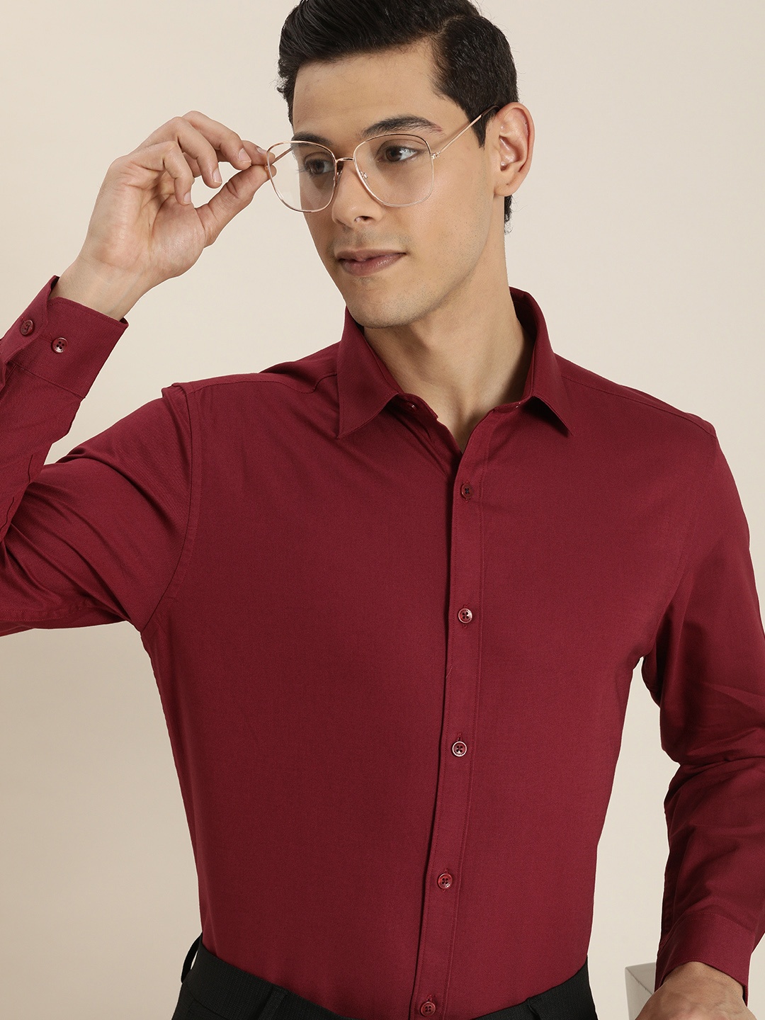 

INVICTUS Men Maroon Slim Fit Pure Cotton Casual Shirt