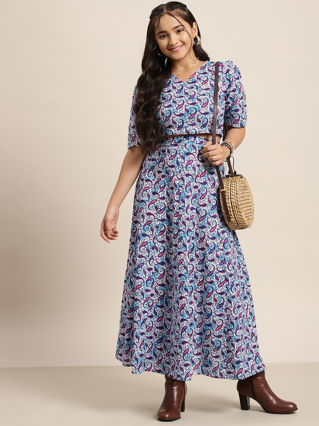 

Sangria Teen Girls White & Blue Paisley Print Ready To Wear Lehenga & Blouse