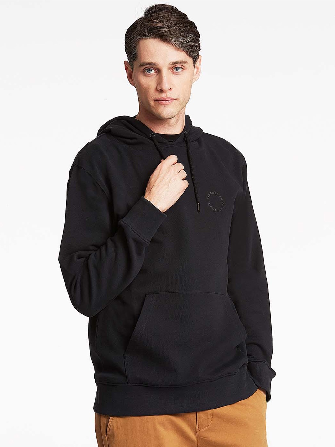 

LINDBERGH Men Black Solid Cotton Hooded Relaxed Fit Sweatshirt