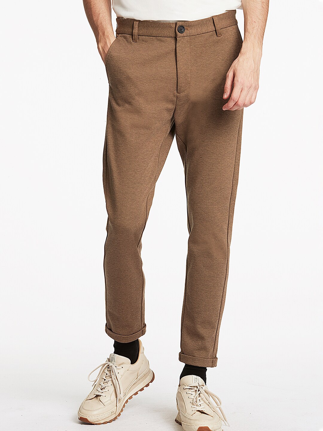 

LINDBERGH Men Brown Solid Slim Fit Cargos Cropped Length Trouser