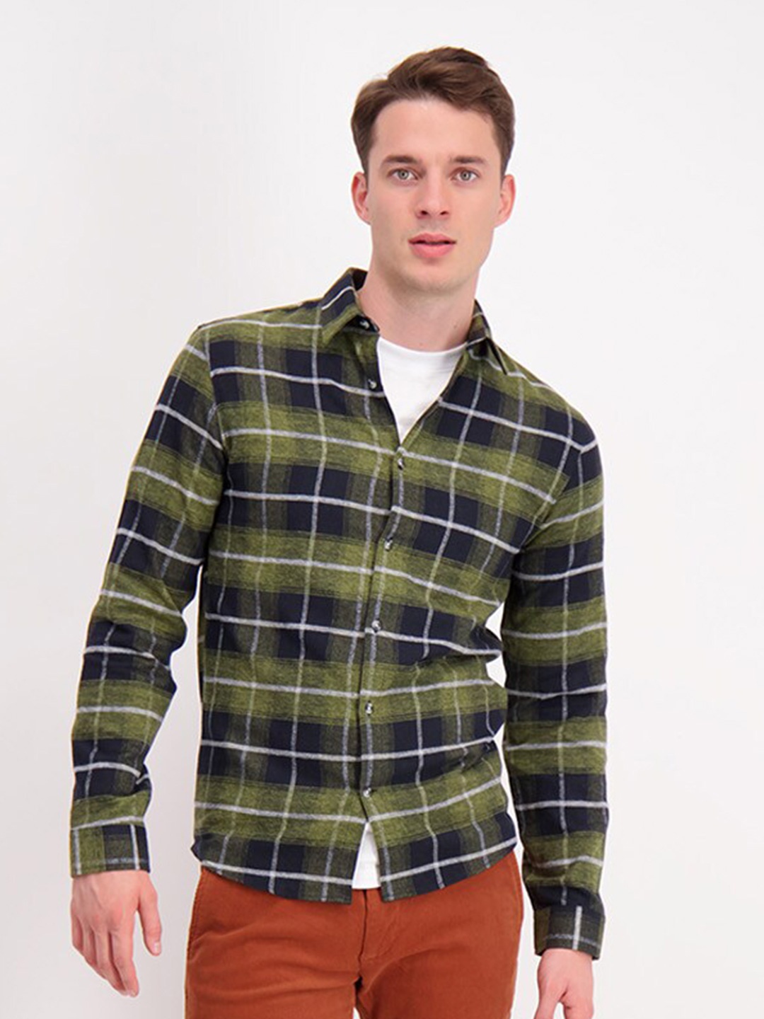 

LINDBERGH Men Olive Green Slim Fit Tartan Checks Checked Casual Shirt