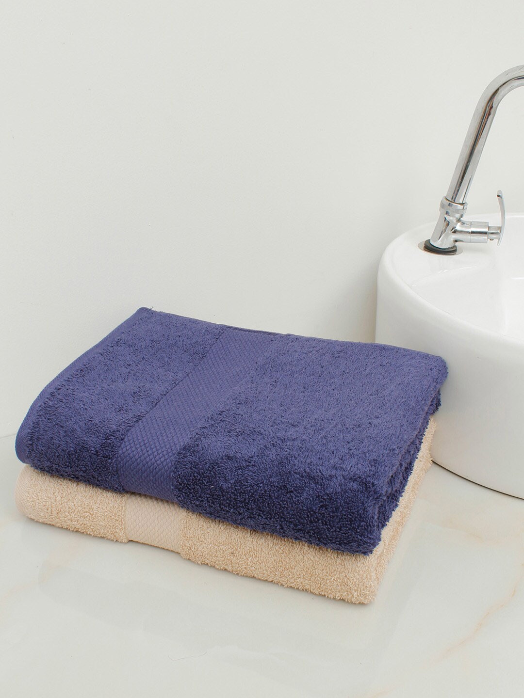 

AVI Living Set Of 2 Navy Blue & Beige Solid 500 GSM Anti-Microbial Bath Towels