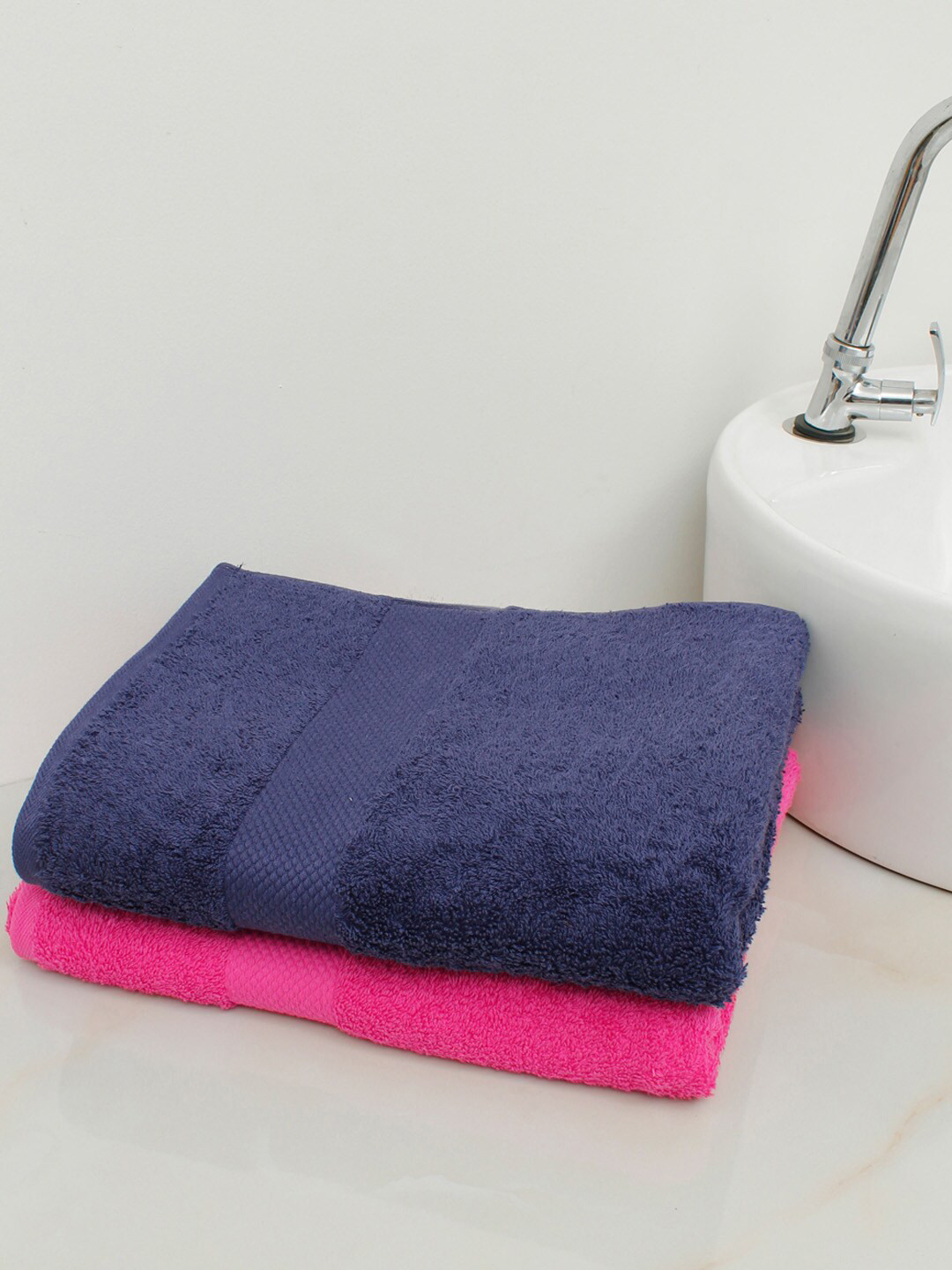 

AVI Living Navy Blue & Pink Set Of 2 Solid 500 GSM Cotton Bath Towels