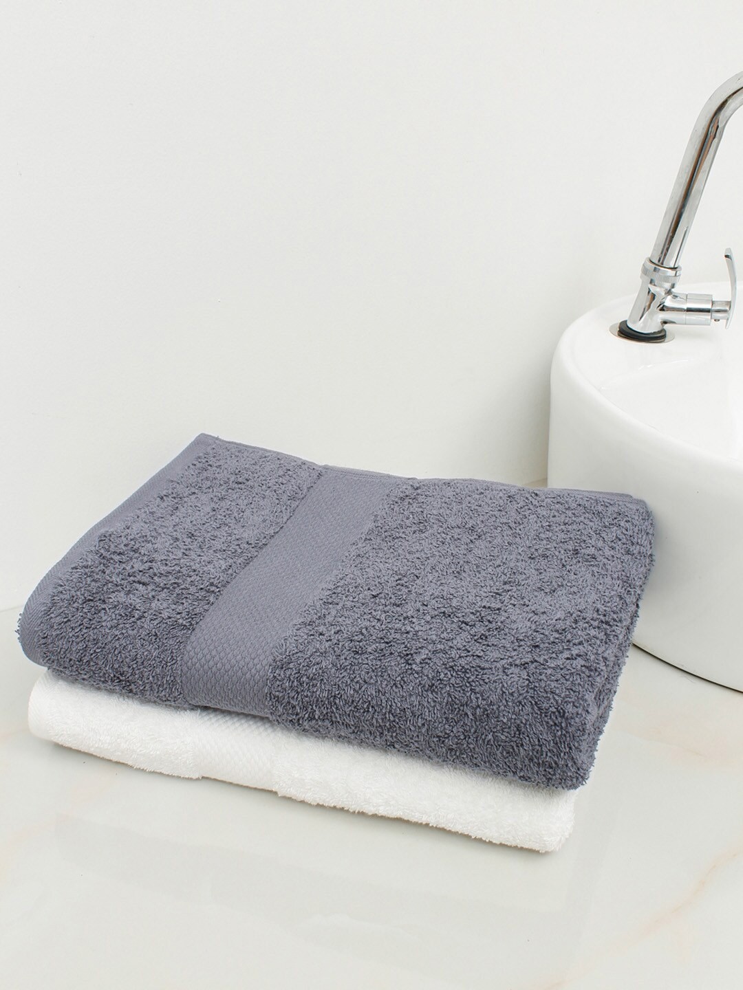 

AVI Living Set Of 2 Solid 500 GSM Cotton Bath Towels, White