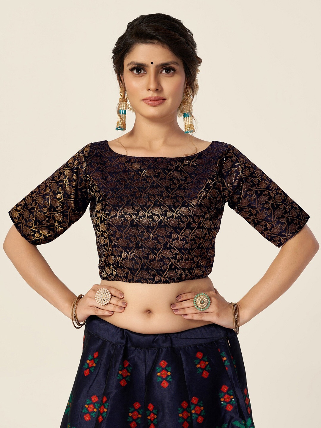 

HIMRISE Women Black & Golden Woven Design Saree Blouse