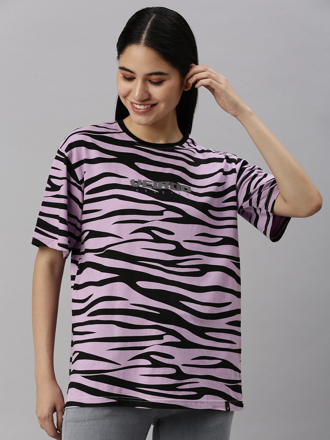 

VEIRDO Women Purple Zebra Printed Relaxed Fit Oversize T-shirt