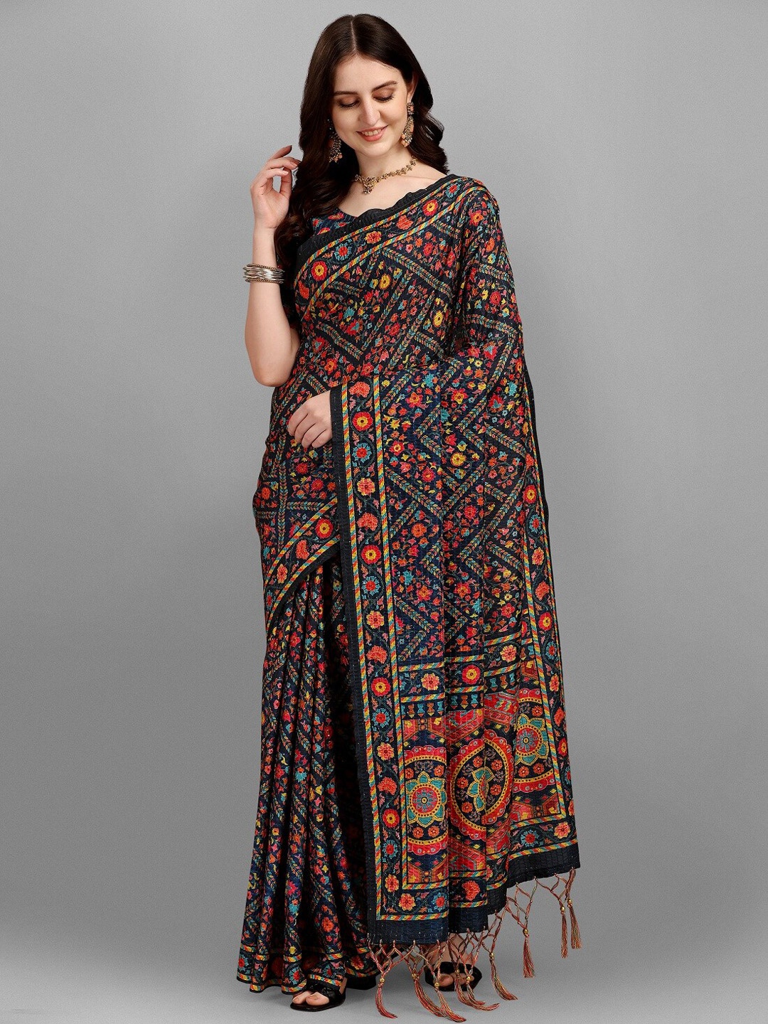 

Fashionuma Women Navy Blue & Pink Ethnic Motifs Silk Saree