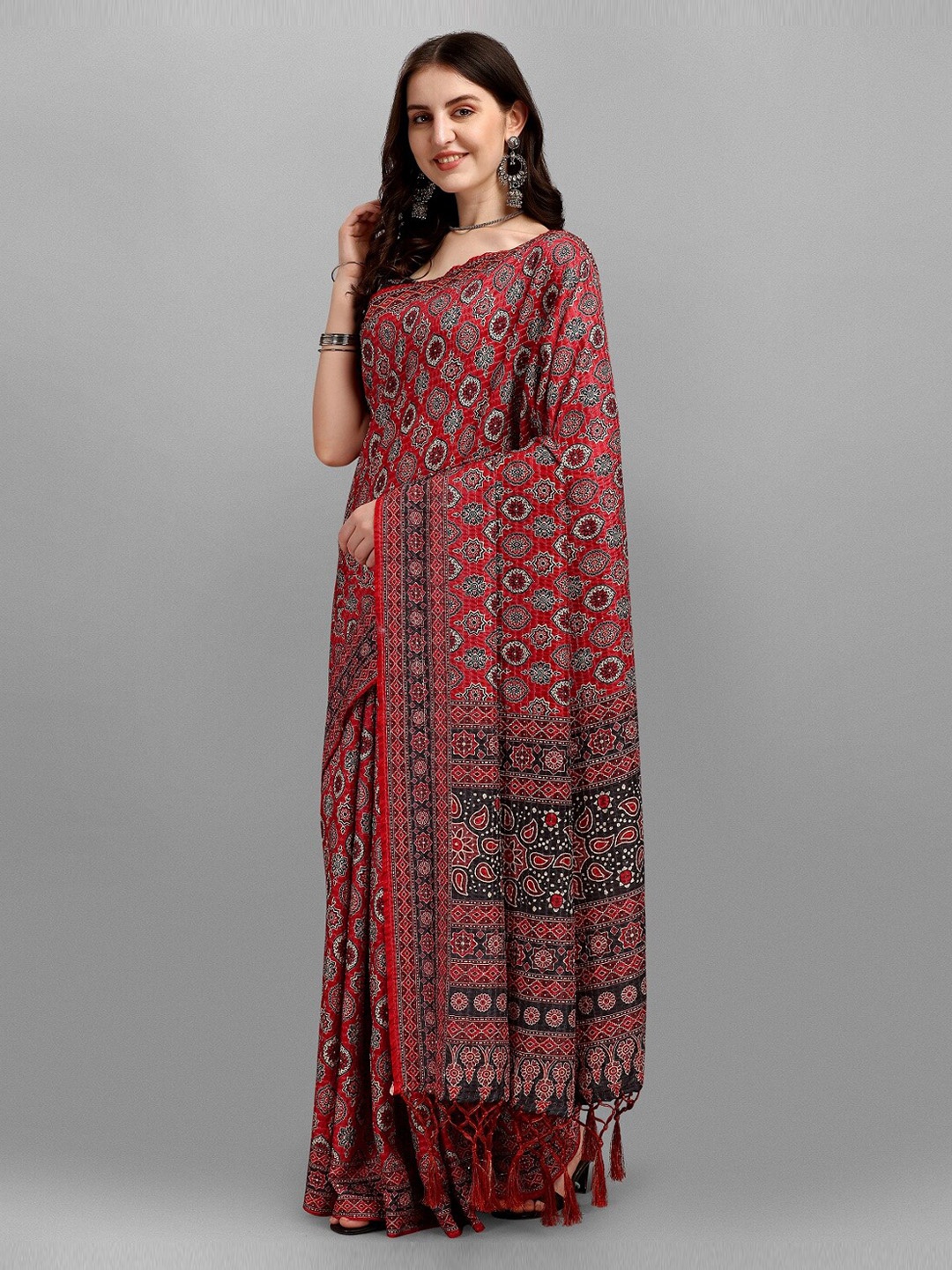 

Fashionuma Red Ethnic Motifs Silk Blend Saree