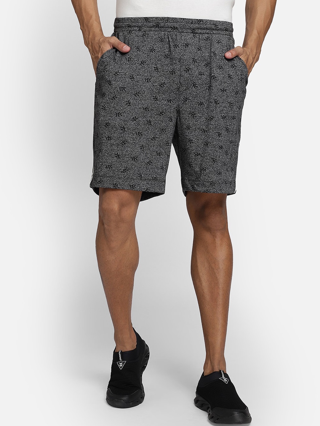 

Aazing London Men Grey Printed Shorts