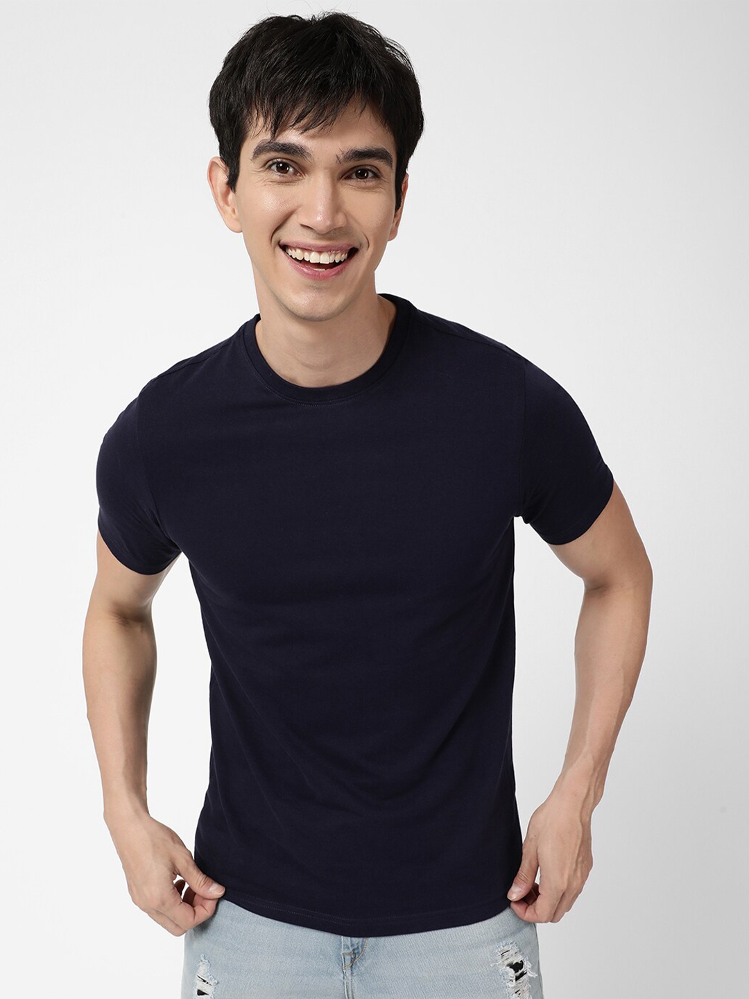 

VASTRADO Men Navy Blue Round Neck T-shirt