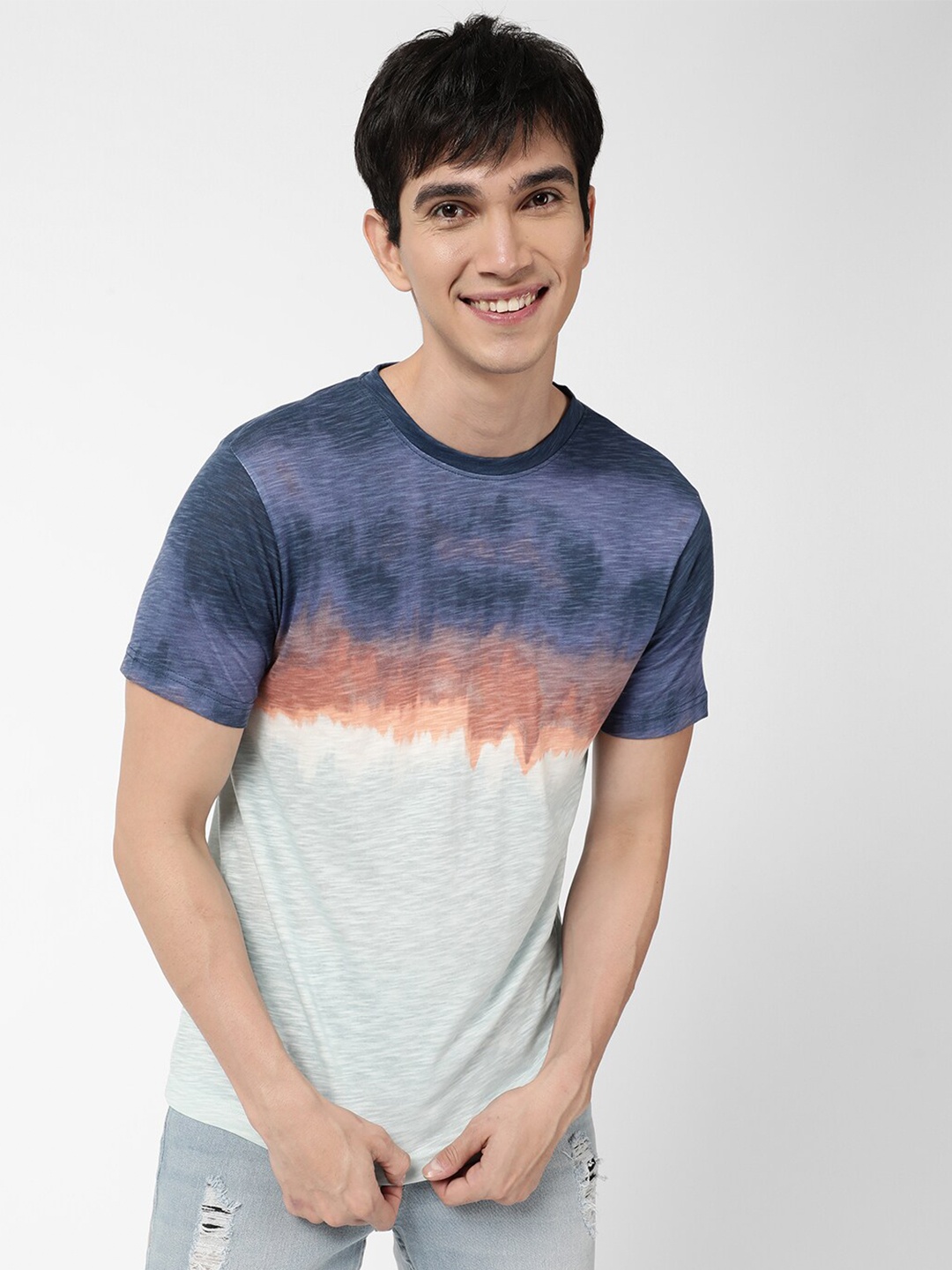 

VASTRADO Men Blue & White Tie and Dye Dyed T-shirt