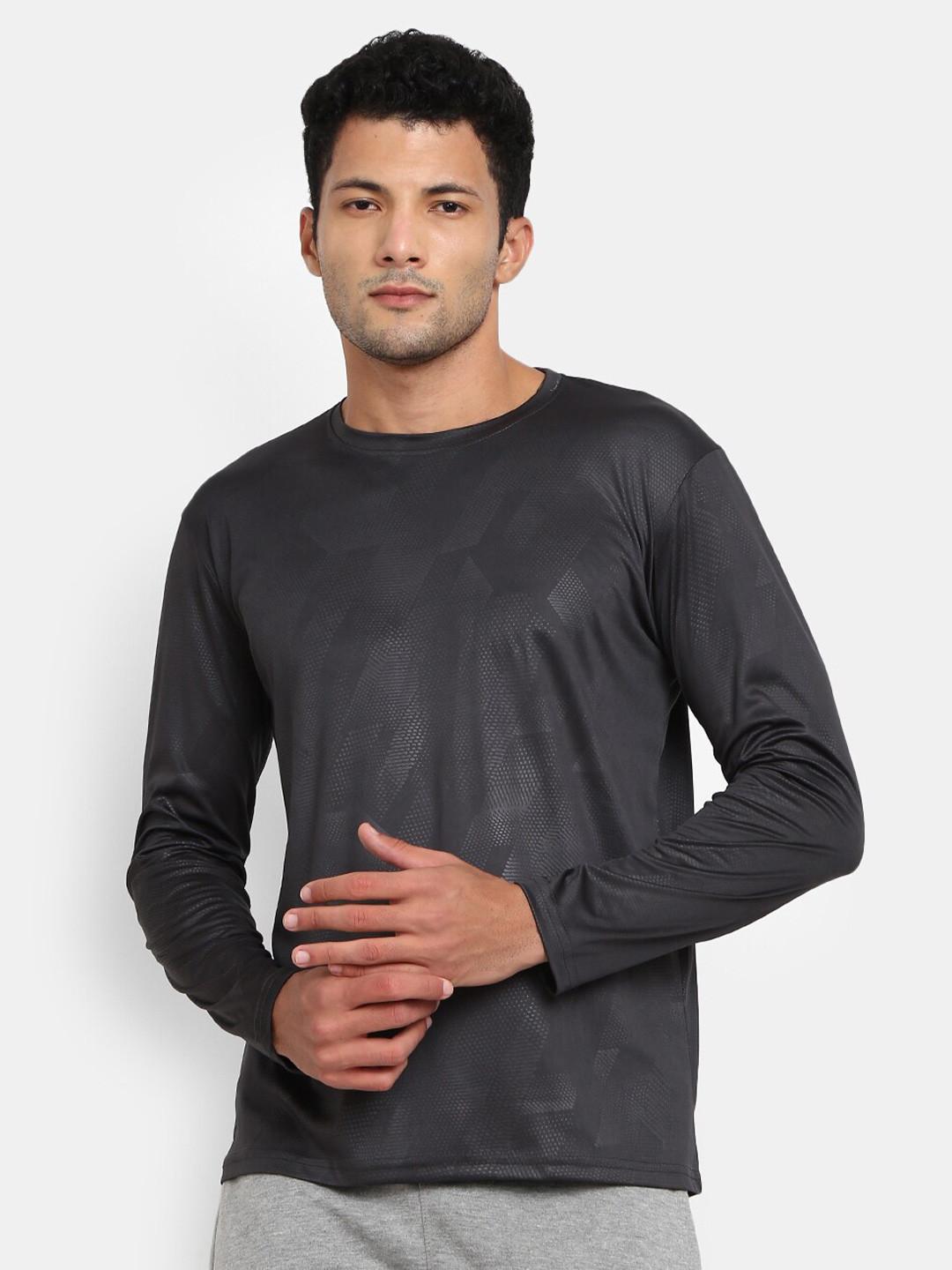 

V-Mart Men Charcoal Solid Polyester Slim Fit T-shirt