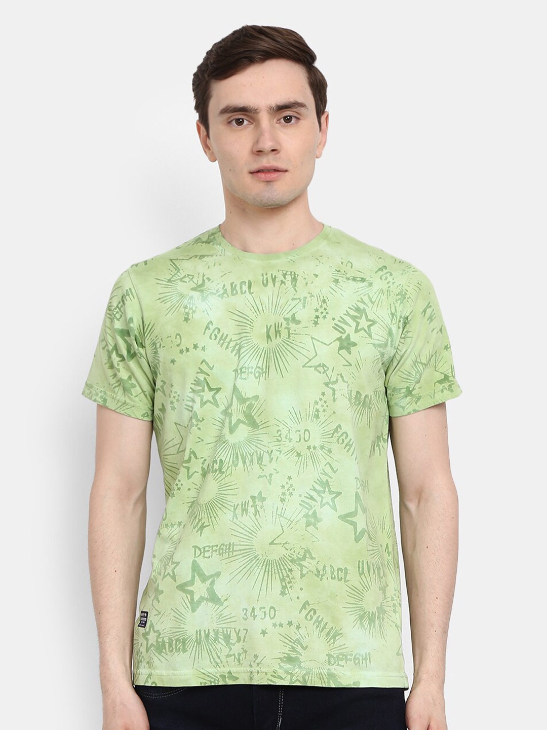 

V-Mart Men Green Printed Slim Fit T-shirt