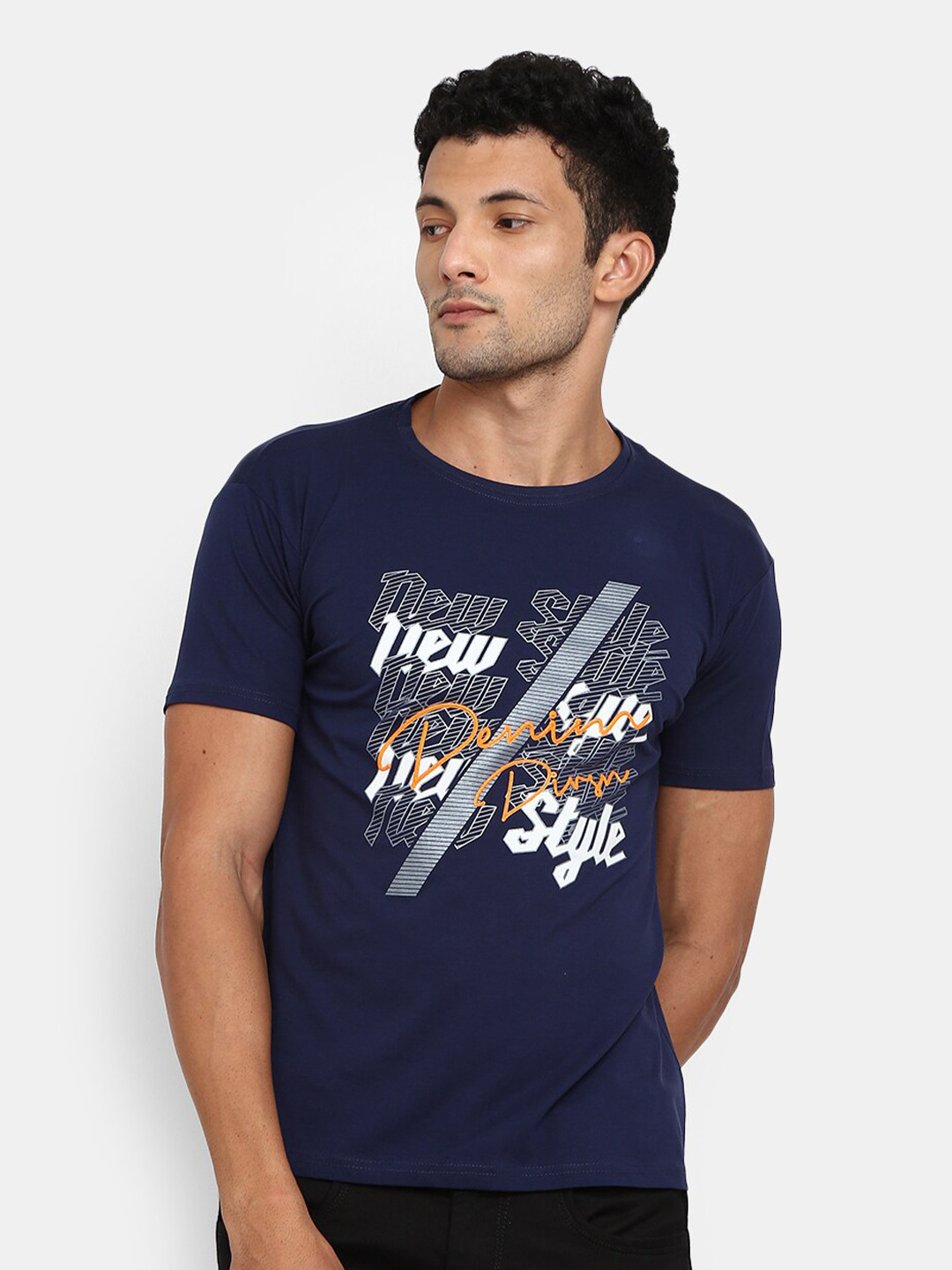 

V-Mart Men Blue Typography Printed T-shirt