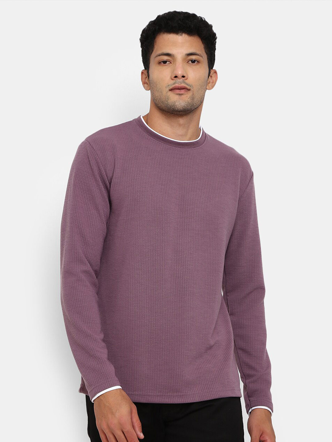 

V-Mart Men Purple High Neck Soild T-shirt