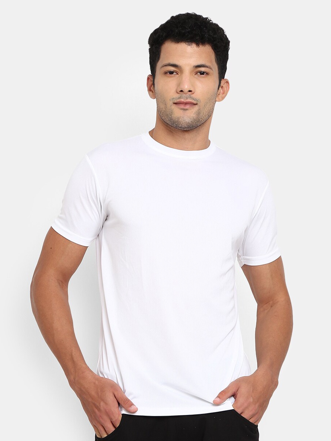 

V-Mart Men White Slim Fit T-shirt