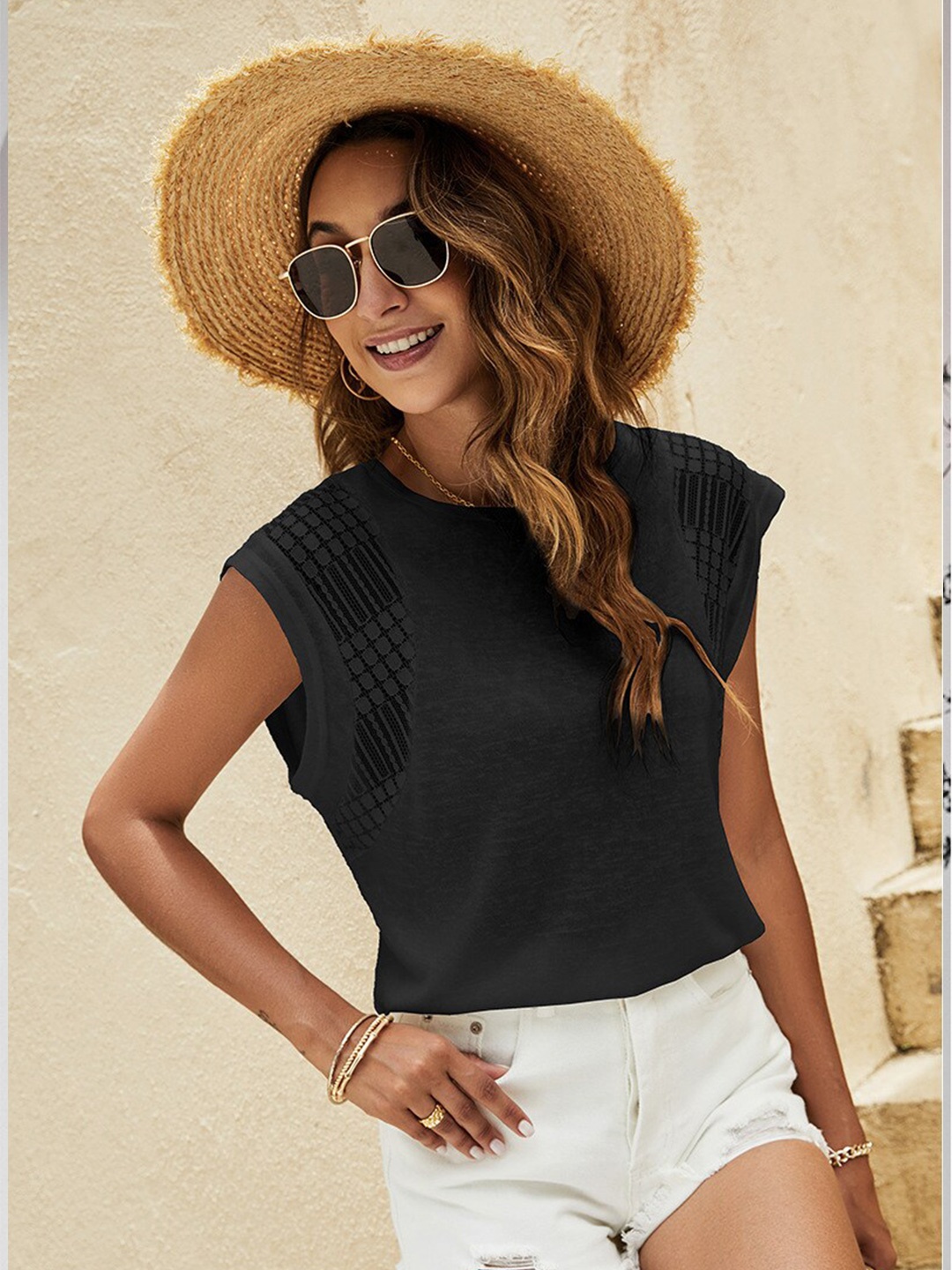 

StyleCast Black Extended Sleeves Top