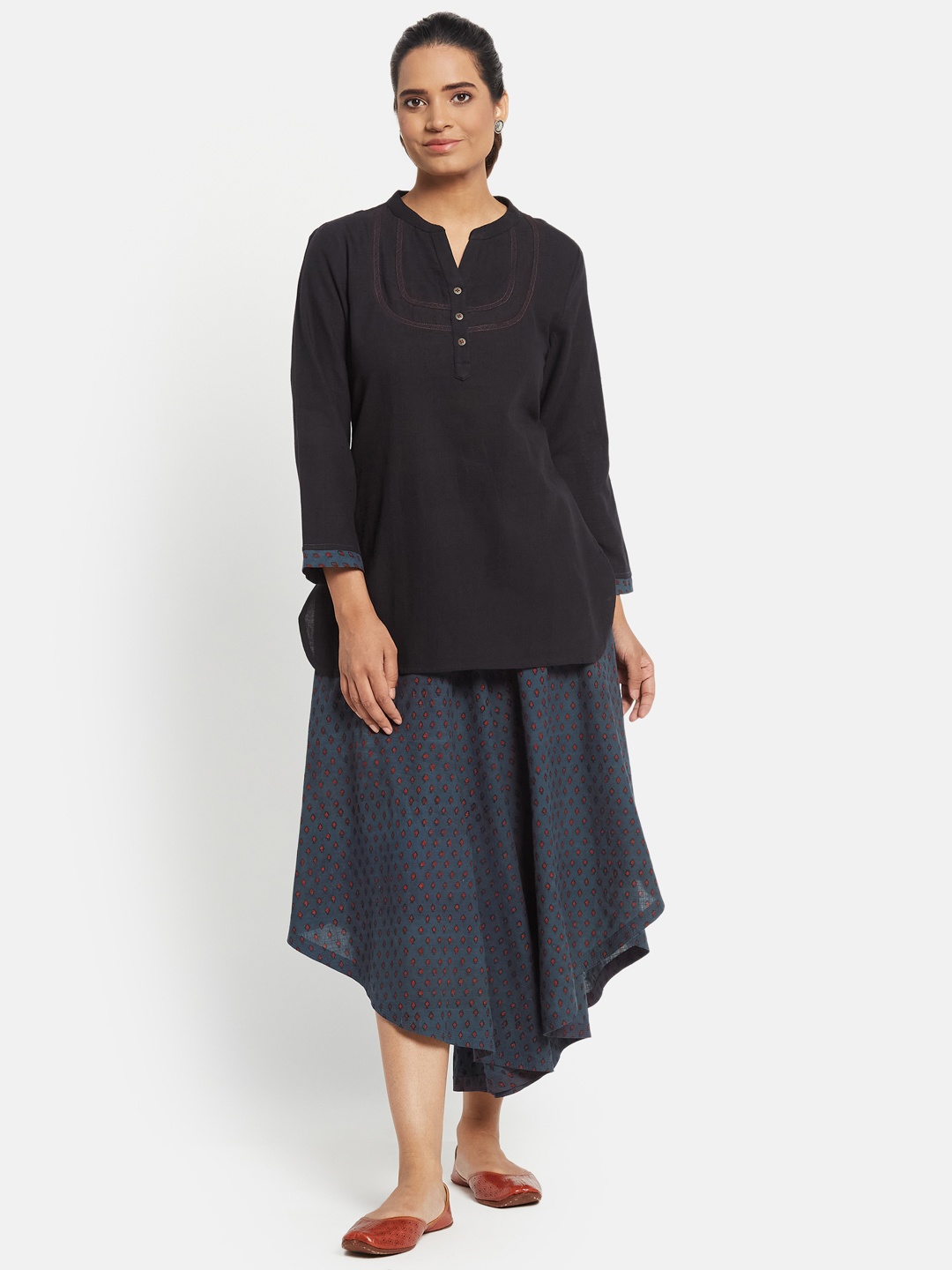 

Fabindia Women Black & Blue Hand Block Print Pure Cotton Kurti with Palazzos