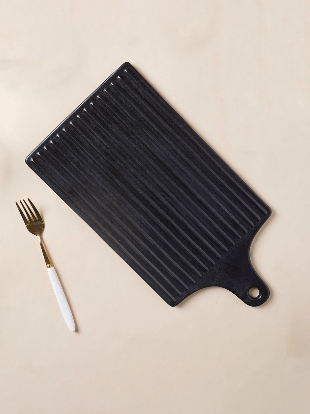 

Nestasia Black Solid Flat Grill Plate