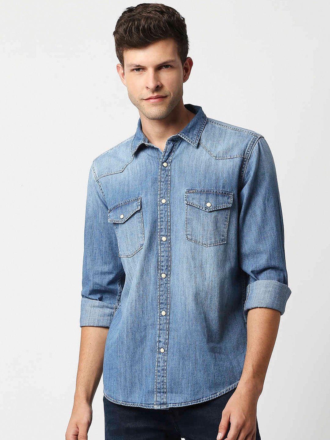 

Pepe Jeans Men Blue Faded Casual Denim Shirt