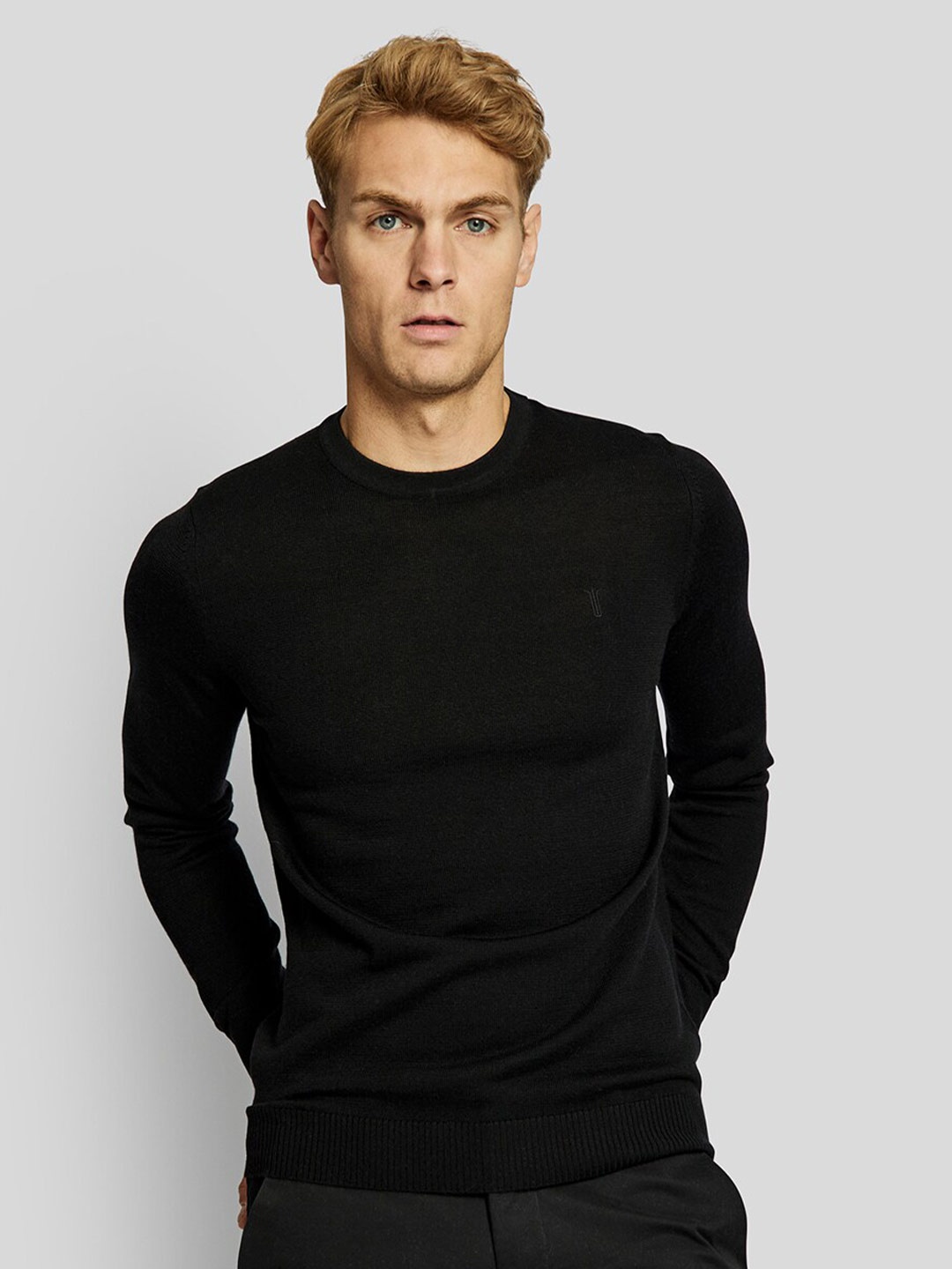 

Bruun & Stengade Men Black Solid Pullover