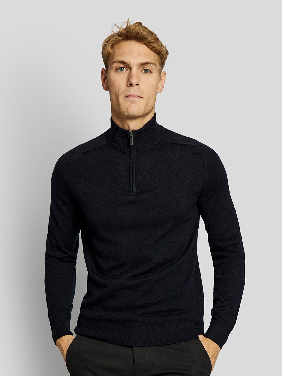 

Bruun & Stengade Men Navy Blue Solid Ribbed Cardigan