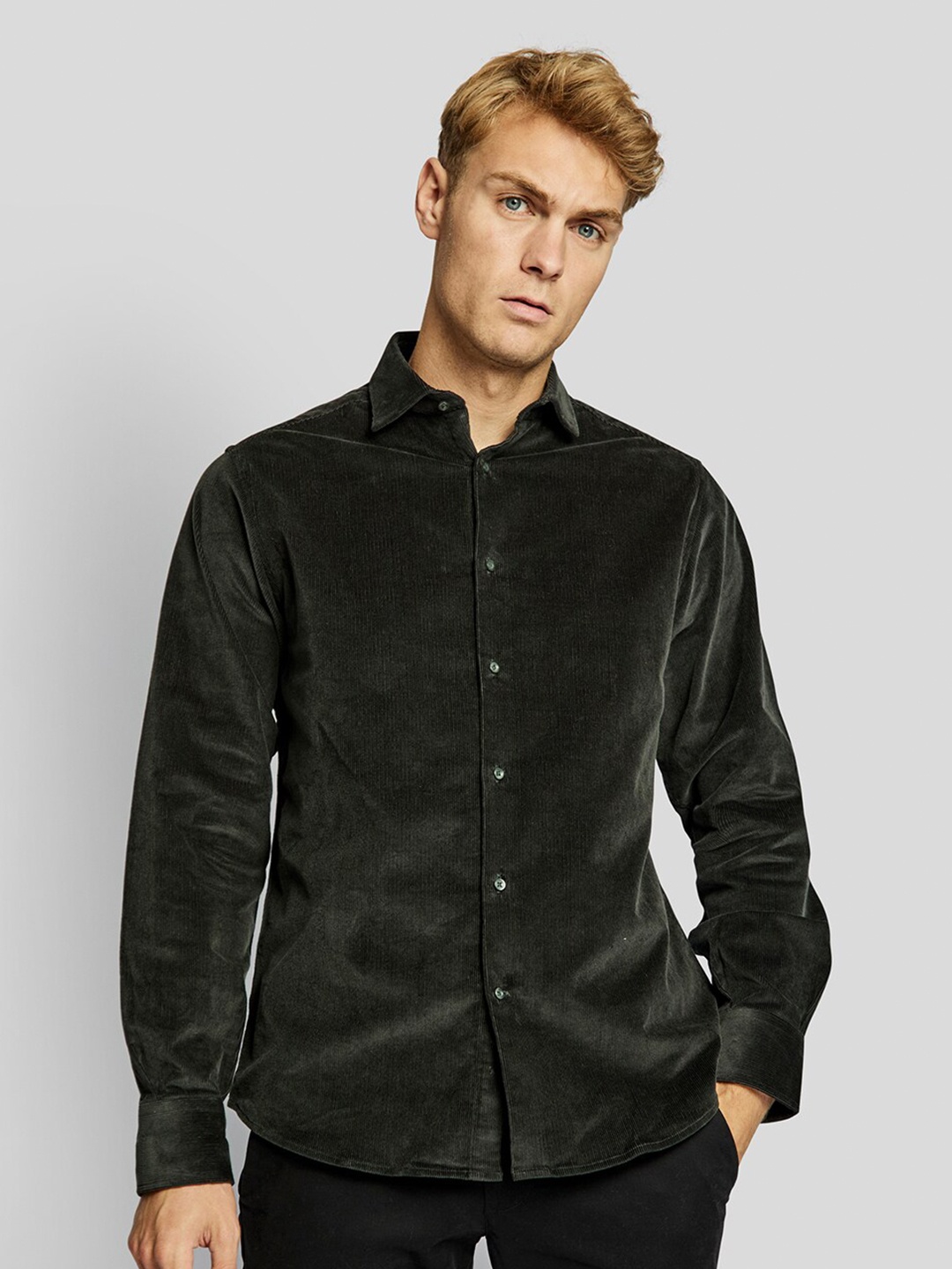 

Bruun & Stengade Men Green Slim Fit Casual Shirt