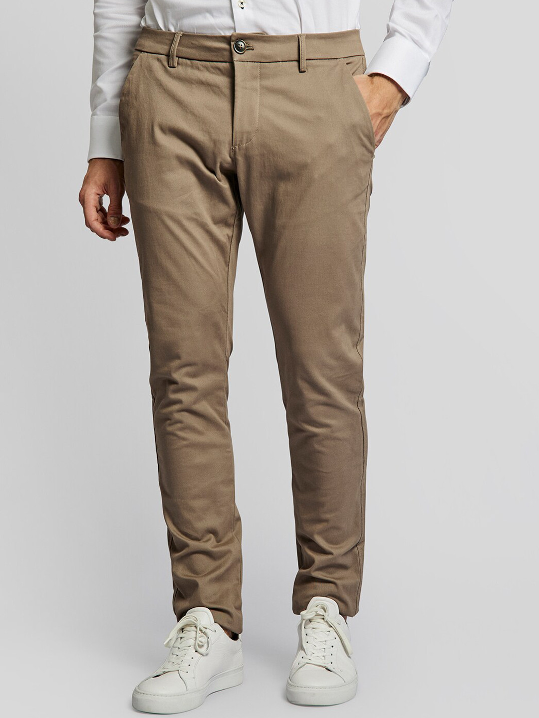 

Bruun & Stengade Men Khaki Solid Slim Fit Trousers