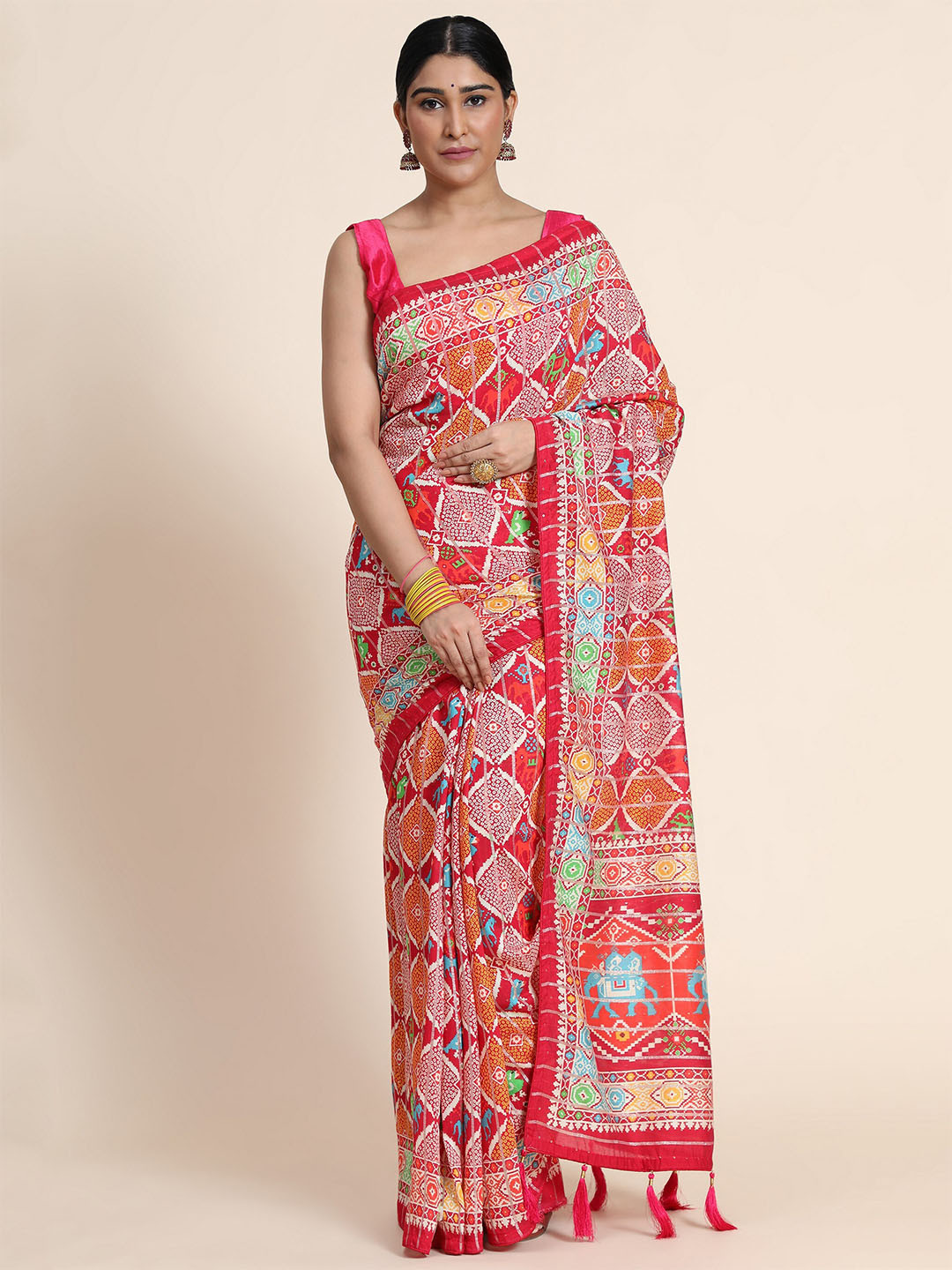 

ASPORA Women Red & Green Warli Fusion Jamdani Saree