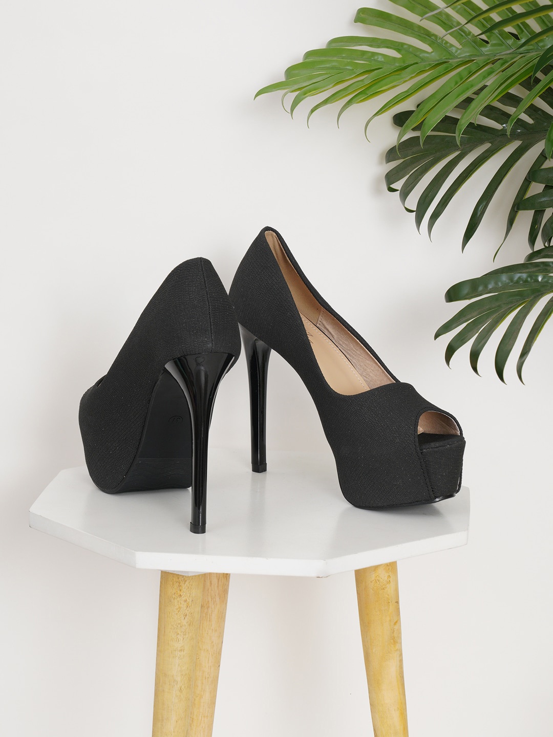 

SHUZ TOUCH Black High-Top Stiletto Peep-Toe High Heel Pumps With Textured