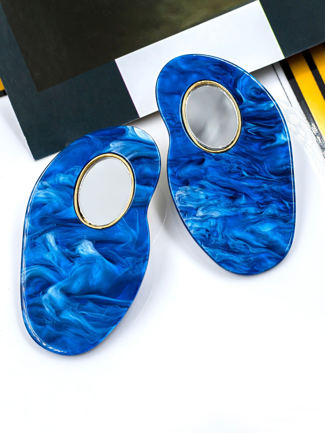 

Bellofox Blue Oval Studs Earrings