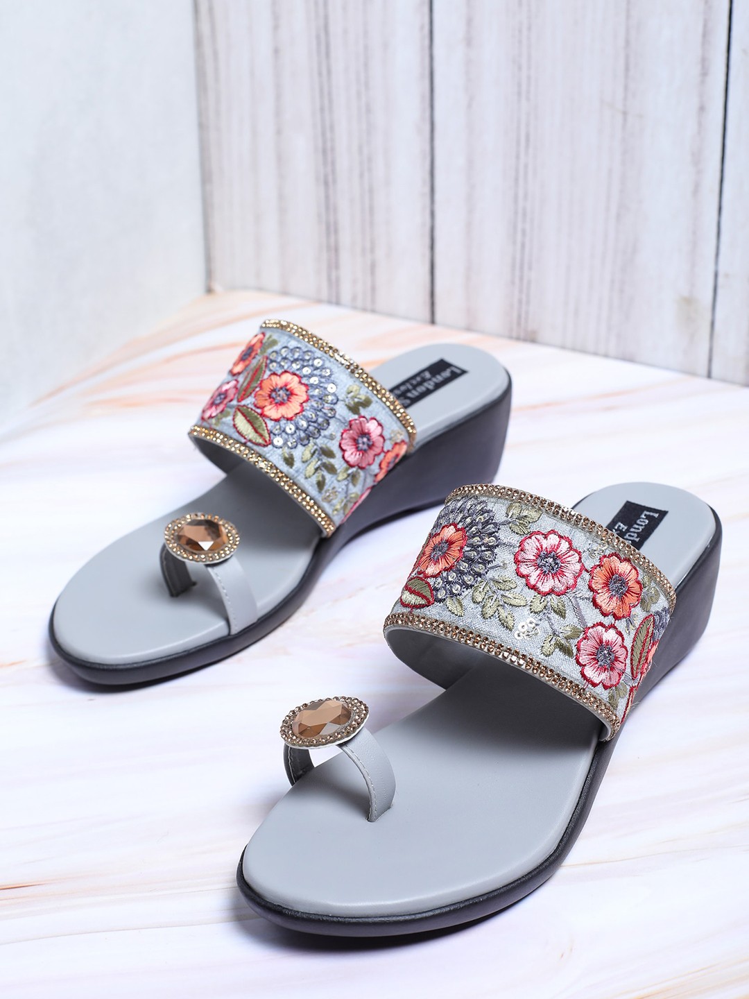 

LONDON STEPS Women Grey Wedge Sandals