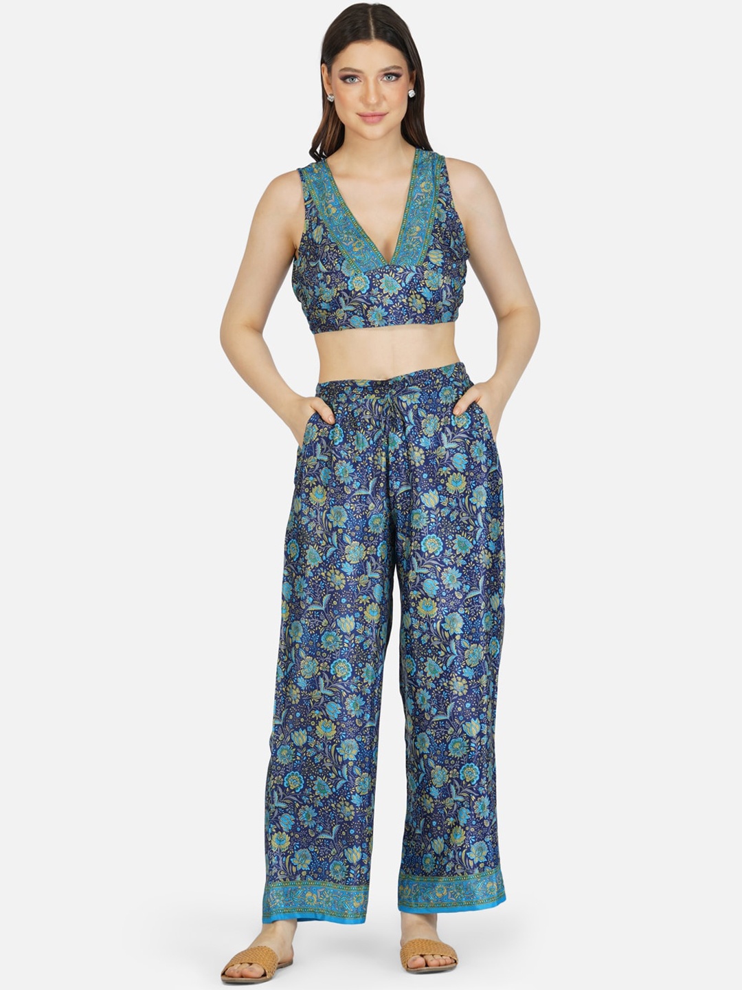 

HOUSE OF KARI Women Blue Printed Top & Trouser