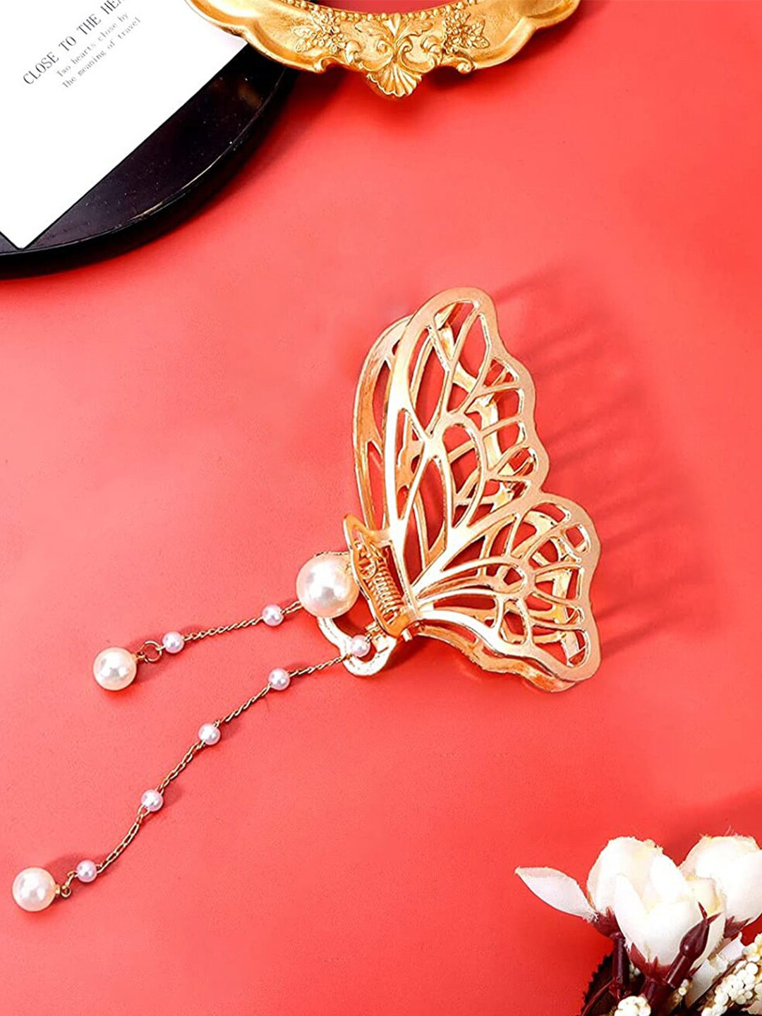 

Yellow Chimes Gold-Toned Butterfly Shape With Pearl Beads Cluthers