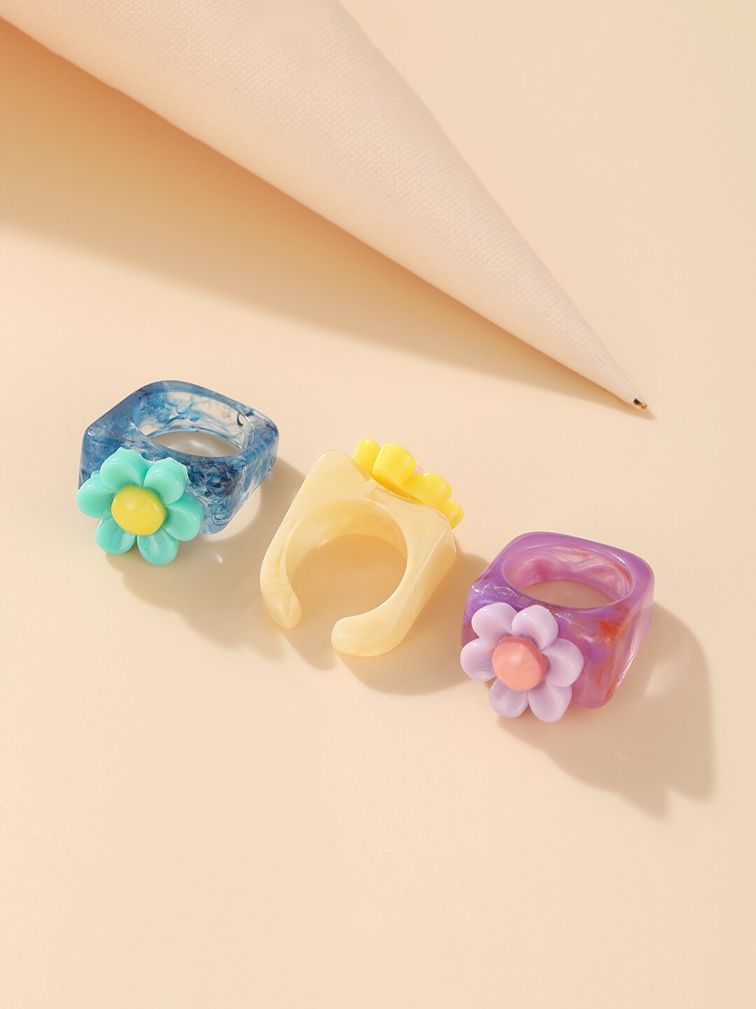 

Unwind by Yellow Chimes Set Of 3 Geometric Floral Finger Ring, Purple