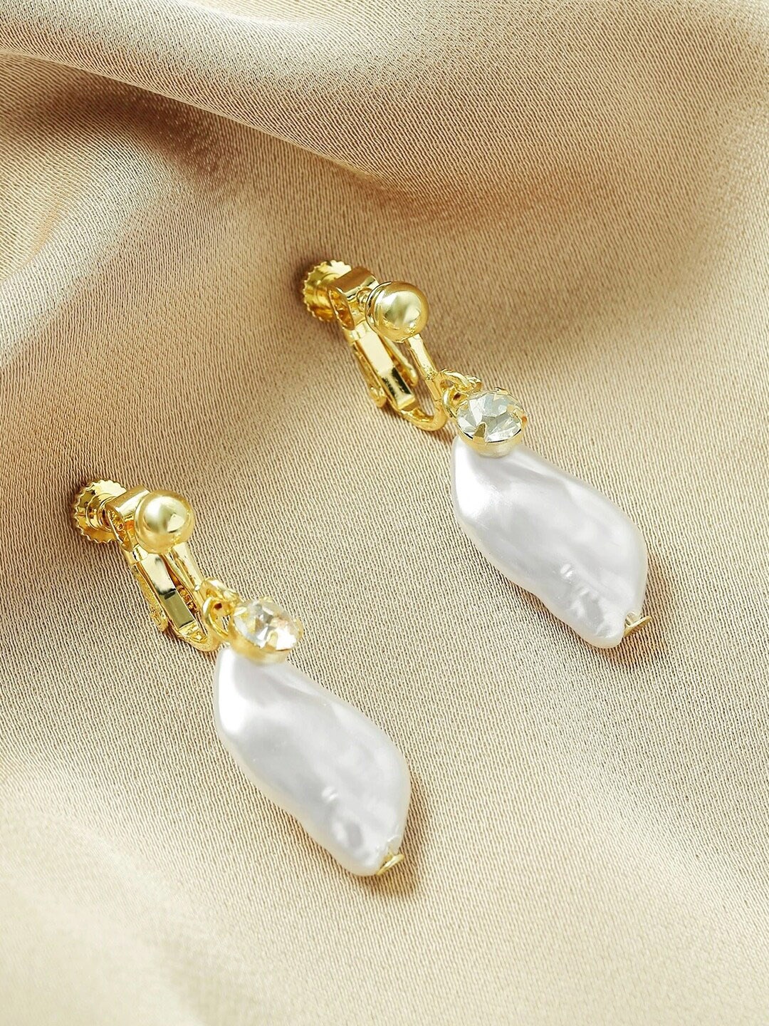 

Yellow Chimes White Classic Clip On Stud With Pearl Hanging Drop Earring