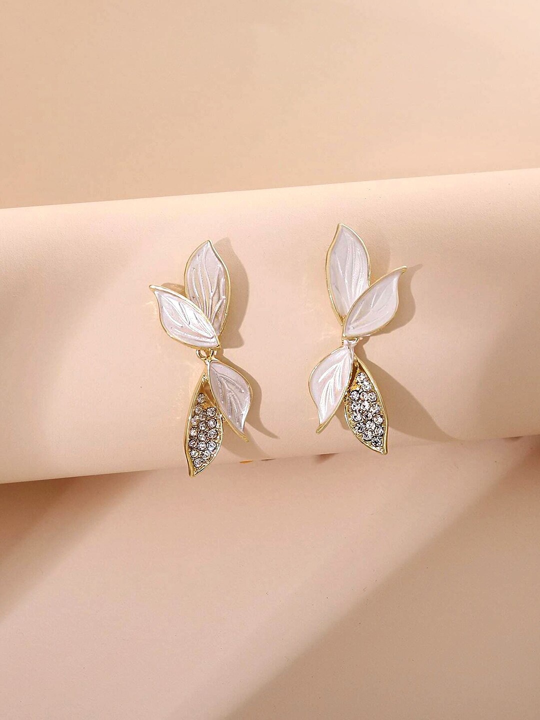 

Yellow Chimes Women White Stone Leaf Shaped Drop Earrings