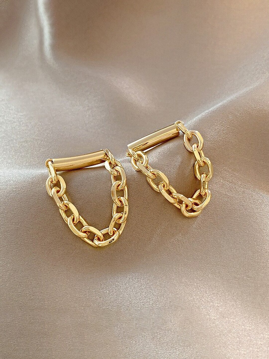 

Yellow Chimes Gold Toned Linked Chain Drop Earrings