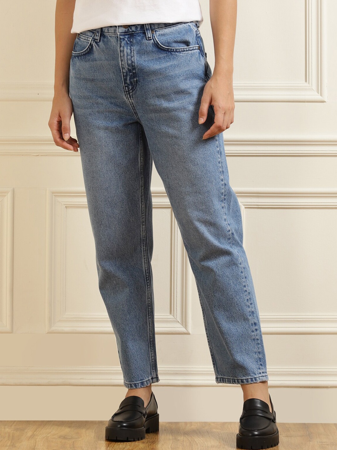 

Ted Baker Women Blue Straight Fit Light Fade Stretchable Jeans