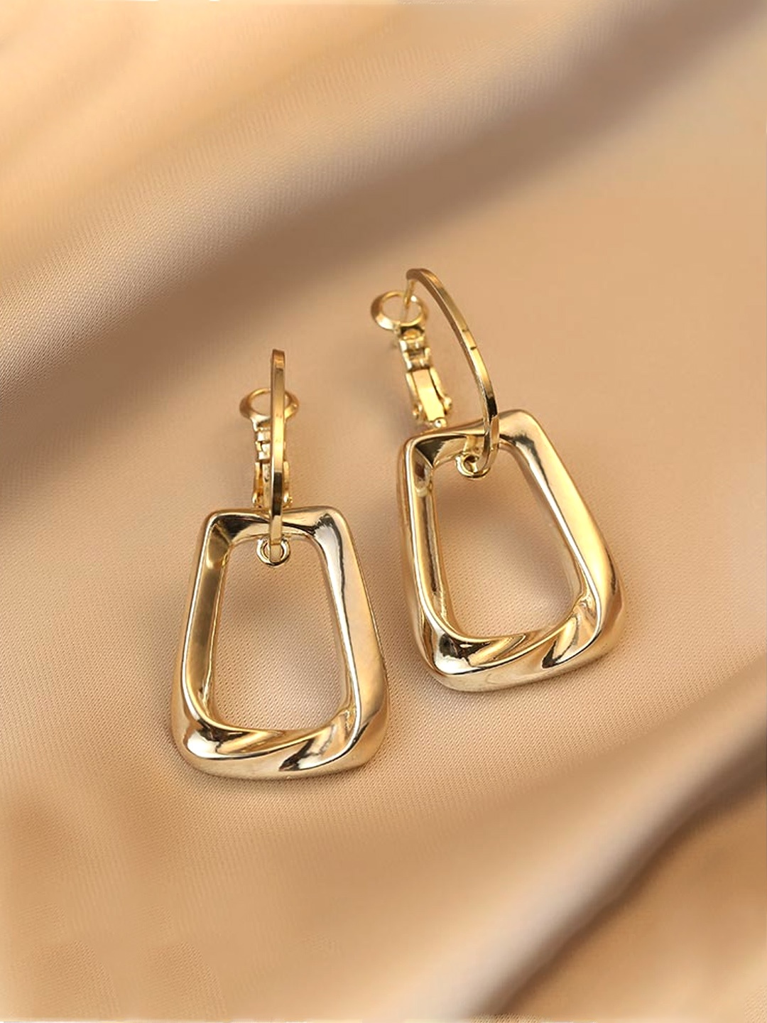 

Unwind by Yellow Chimes Gold-Toned Geometric Drop Earrings