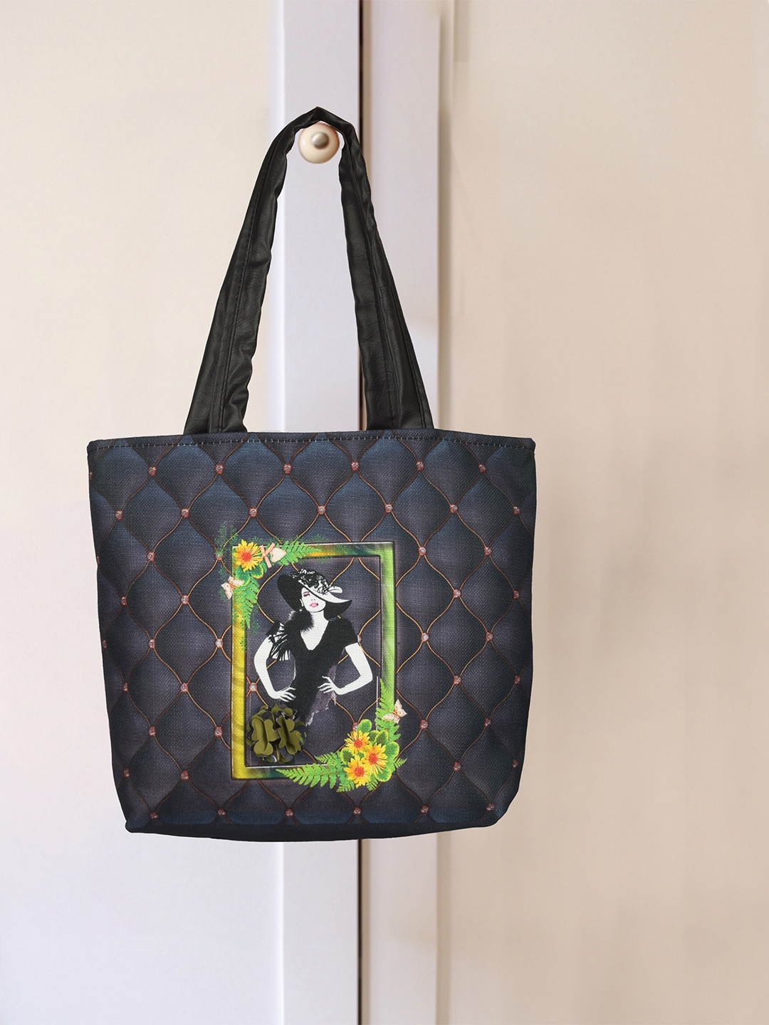

TOM & GEE Black Shopper Tote Bag with Quilted