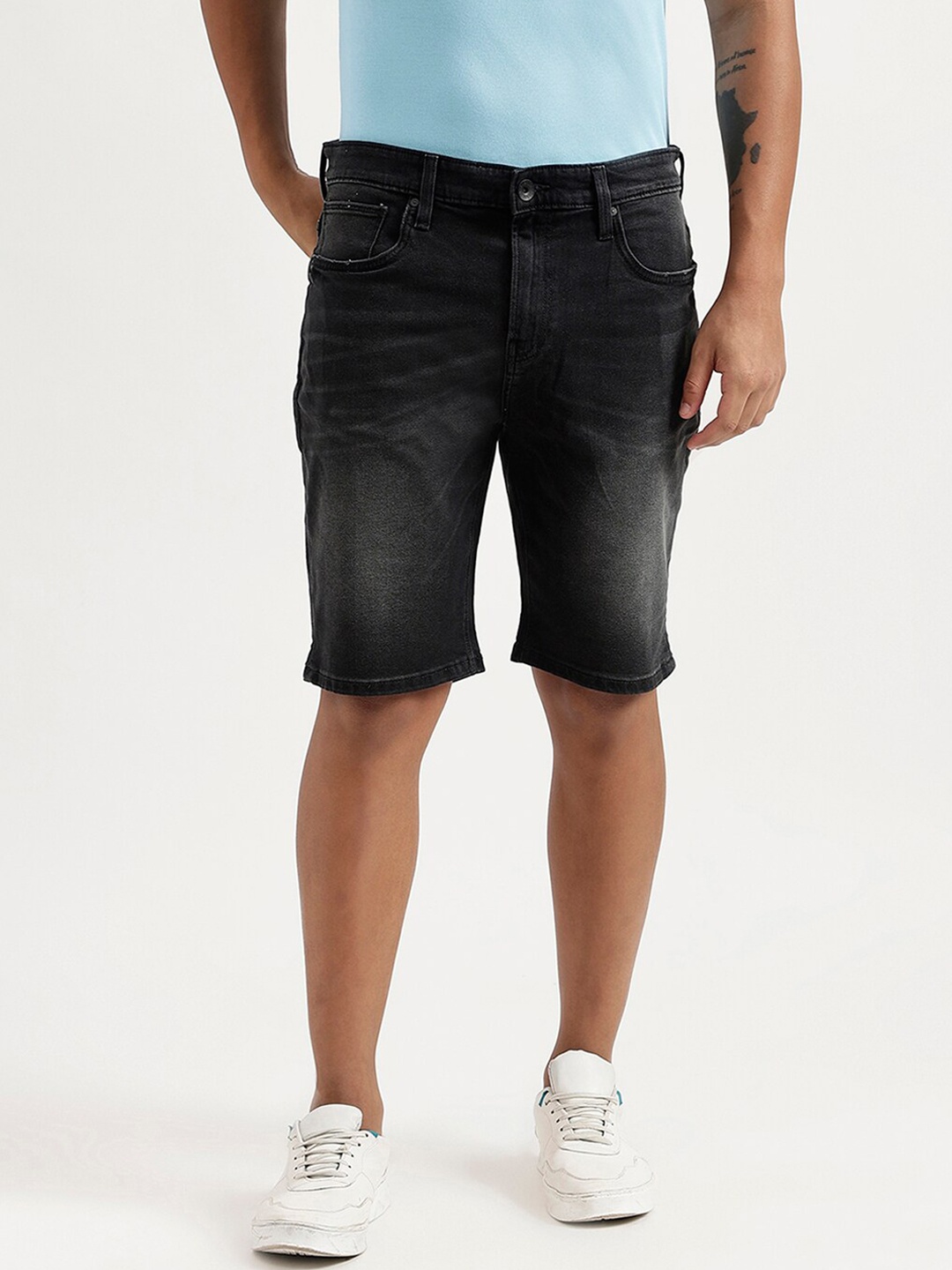

United Colors of Benetton Men Black Washed Slim Fit Denim Shorts