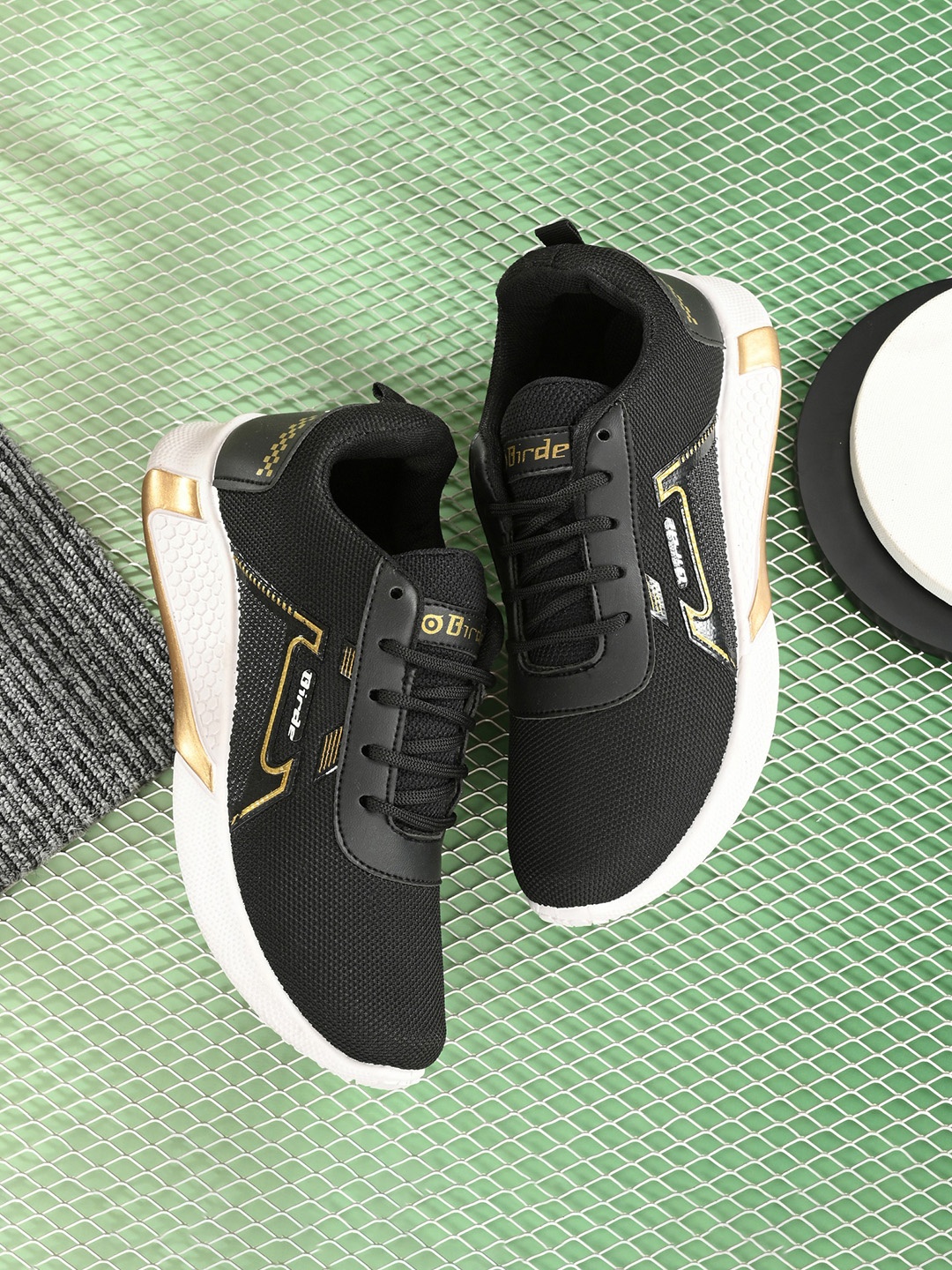 

BIRDE Men Black Colourblocked Sneakers