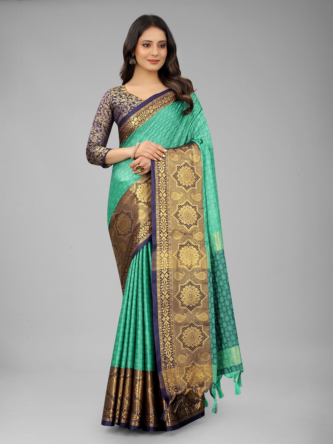 

WILORI Sea Women Green & Gold-Toned Woven Design Zari Silk Cotton Mysore Silk Saree, Sea green